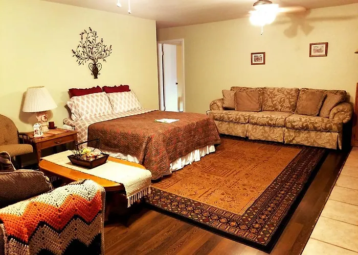 Charming Downstairs Unit