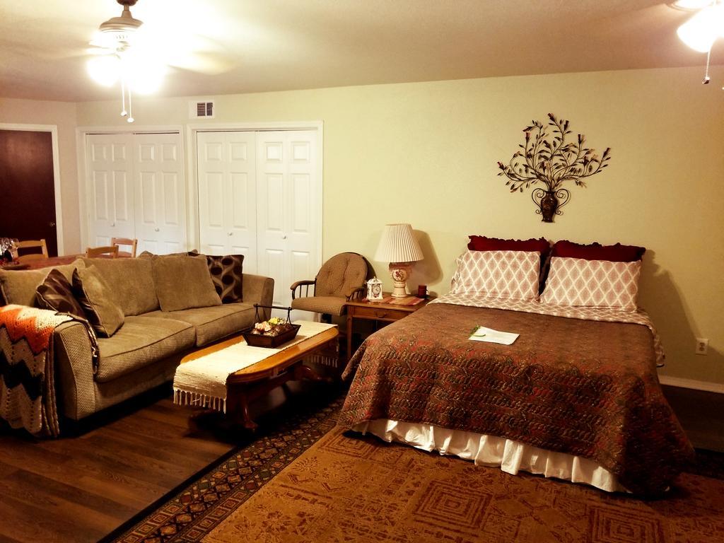 Charming Downstairs Unit Apartment Oakhurst